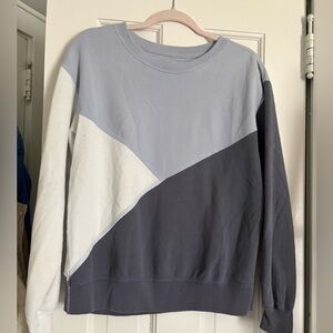 Colorblock Crewneck Sweatshirt in Light Blue, White & Dark Blue